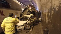 Bolu Dağı Tüneli'nde sürücü, kağıt gibi olan araçtan burnu bile kanamadan çıktı