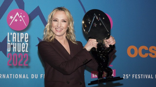 FEMME ACTUELLE - Audrey Lamy, émue : l’actrice fond en larmes en évoquant un souvenir survenu après sa grossesse