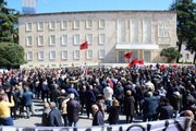 Arnavutluk'ta akaryakıt ve gıda fiyatlarındaki artış protesto edildi