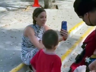 Critican a la 'influencer' Mariana Rodríguez por supuestamente callar a un niño mientras estaba en videollamada