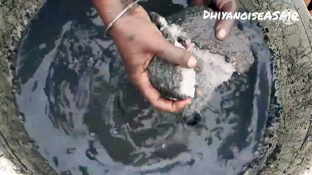 Messy Super Gritty Concrete Sand Cement Water Crumbles Cr: DhiyaNoise ASMR❤