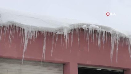 Sivas'ta hava sıcaklığı düştü, kent adeta buz tuttu