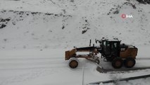 77 köy yolunda karla mücadele çalışmaları sürüyor