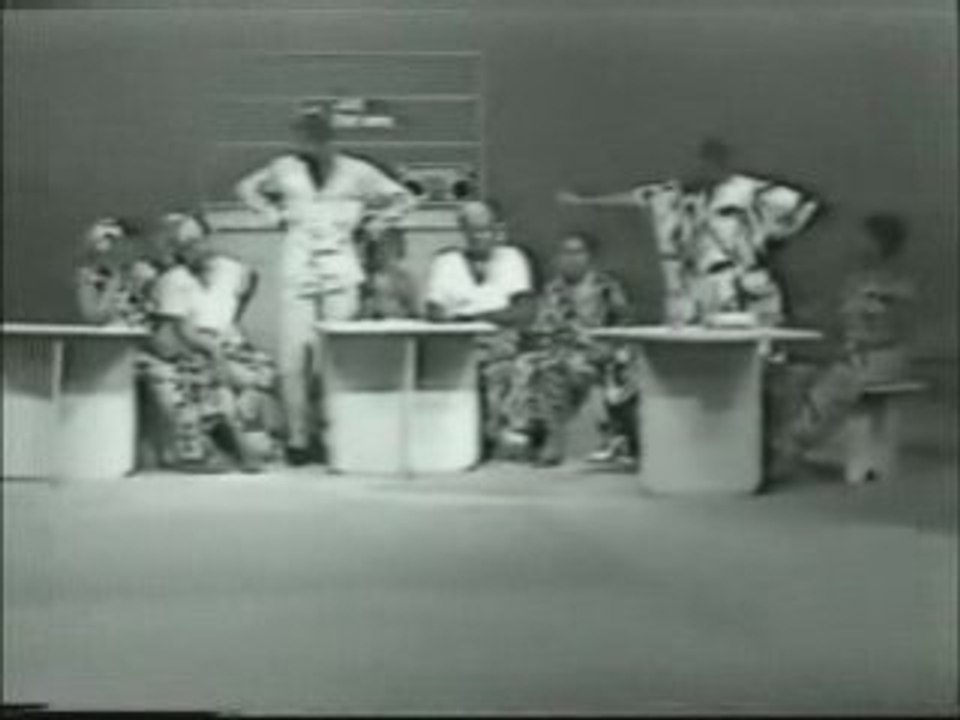 GROUPE NZOI ET GROUPE MANGOBO DANS MOZIKI EMATA  5