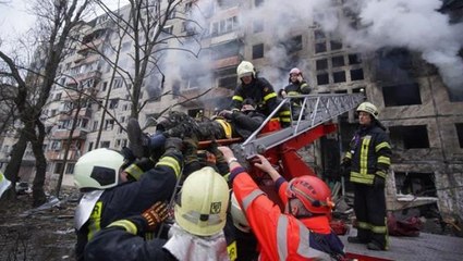 Rusya Mariupol'de 400 kişinin sığınak olarak kullandığı okulu vurdu! Enkaz altında kalanların durumu belirsizliğini koruyor