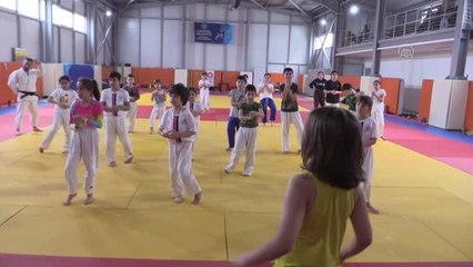 Down sendromlu Melisa judoyla sosyalleşiyor