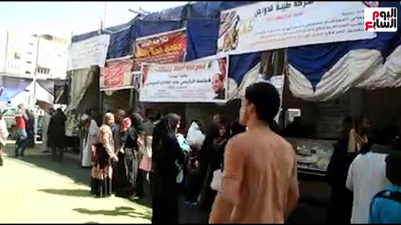 إقبال كبير من أهالى إسنا على معرض أهلا رمضان بتخفيضات 30% على السلع