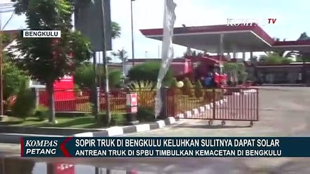 Demi Dapat Solar, Sopir Truk Rela Antre Belasan Jam di SPBU