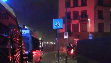 Firenze, bombe carta e guerrrigli urbana al corteo contro lo sgombero