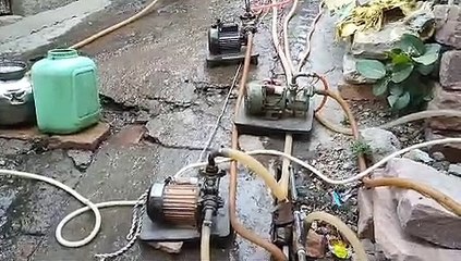 Water shortage - ये पम्प की टेस्टिंग साइट नहीं, प्यास बुझाने की मजबूरी है, देखें Video...