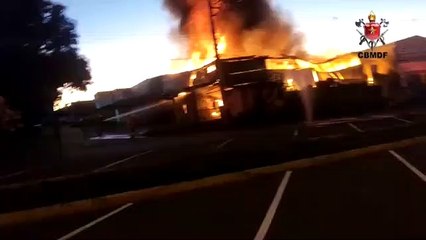 Incêndio no setor de Expansão Econômica, em Sobradinho
