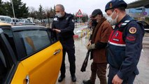 Yol parası olmadığı için acil servisten evine dönemeyen vatandaşın yardımına hastane polisi yetişti