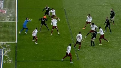 Bu pozisyonun izahı yok! Beşiktaş'ın forveti Batshuayi, beIN Sports spikerini bile çıldırttı