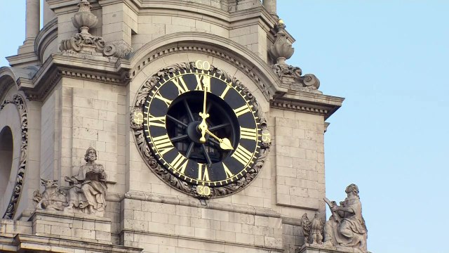 St Paul's Cathedral bells ring for Ukraine