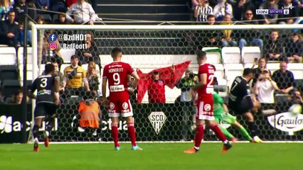 شاهد كل مافعله بن طـالب امام بلقبلة و بــلايـلي