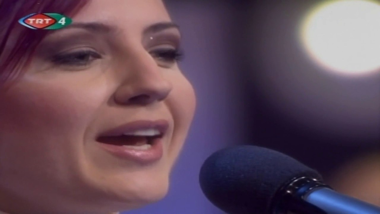 Belgin Gök / Aşka gönül vermem aşka inanmam