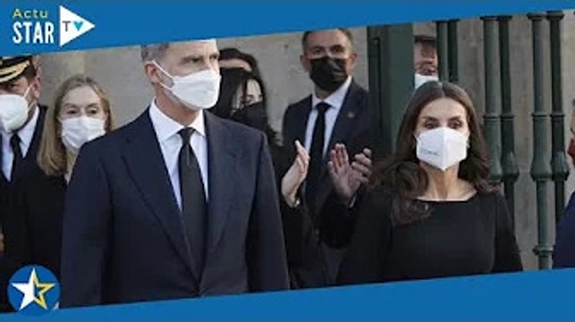 Letizia et Felipe d'Espagne : le couple royal rend hommage à des marins morts et disparus