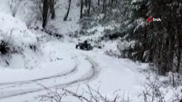 Traktörle drift yaparken canından oluyordu! Son anda aşağıya atladı: O anlar kamerada