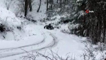 Traktörle drift yaparken canından oluyordu! Son anda aşağıya atladı: O anlar kamerada