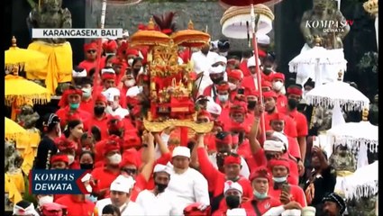 Melasti Jelang Ida Bhatara Turun Kabeh di Pura Besakih