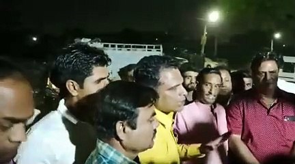 मारपीट के मामले में सही कार्रवाई नहीं करने पर पुलिस का विरोध