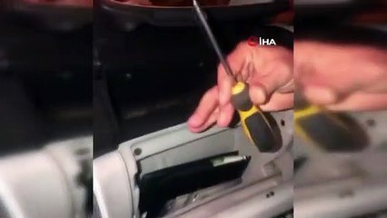Arabanın içinden çıkanları görünce şaşıracaksınız! Polis ekipleri zulayı patlattı