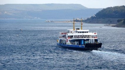 BOZCAADA VE GÖKÇEADA FERİBOT SEFERLERİNE 'FIRTINA' İPTALİ
