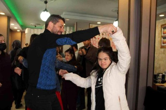 Down sendromlu bireyler müzik eşliğinde gönüllerince eğlendi