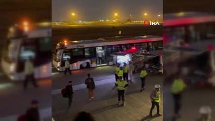 Hindistan'da duman tespit edilen uçak acil iniş yaptı