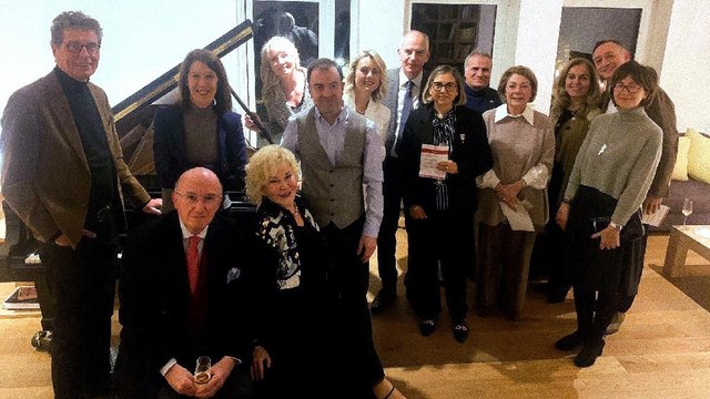 Gülsin Onay evinde büyükelçileri ağırladı