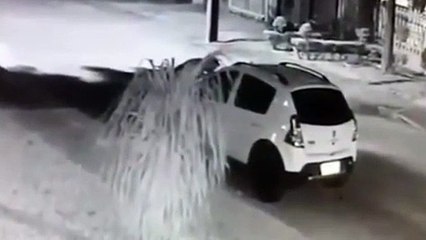 İntikam almak için kocasının arabasında evsiz biriyle cinsel ilişkiye girdi