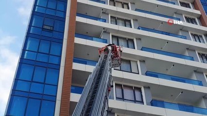 Eşi ile tartıştıktan sonra intihar girişiminde bulunan şahsı itfaiye ekipleri eve balkondan girerek kurtardı