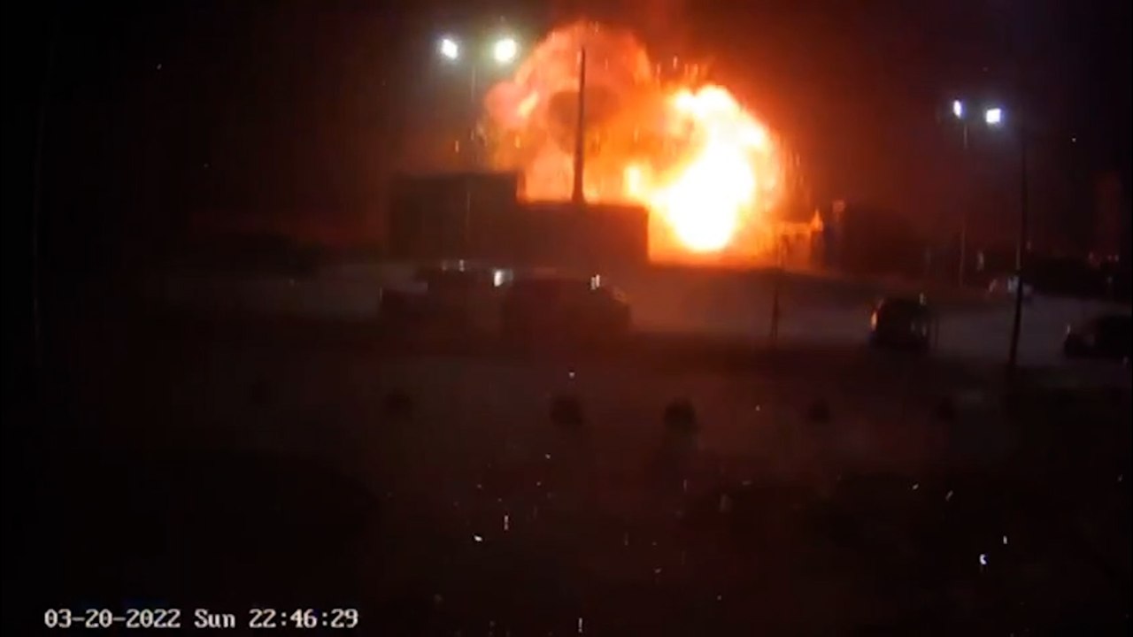 Intensos bombardeos durante la noche en un centro comercial de Kiev