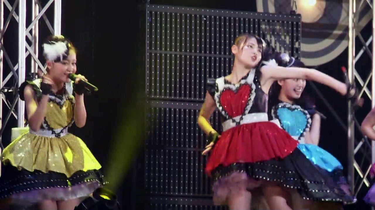 ℃-ute『世界一HAPPYな女の子』（2012春夏）