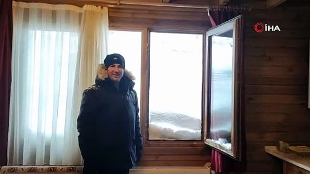 Uludağ'da kar kalınlığı 2 metreyi buldu! Kar altında kaldılar