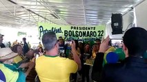 Apoiadores comemoram aniversário de Jair Bolsonaro
