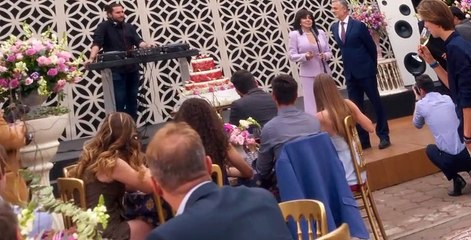 The House of Flowers S01 E01