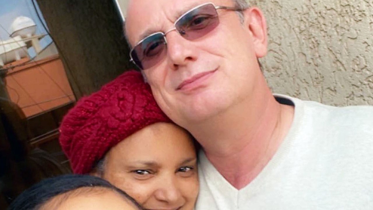 Man whose mum is terminally ill needs emergency visa