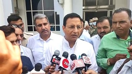 AICC Spokesperson रणदीप सूरजेवाला ने भाजपा पर परोक्ष रूप से साधा निशाना, देखें Video...