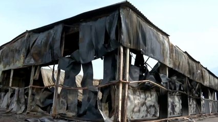 آثار القصف الروسي لأكبر مستودعات المواد الغذائية في ميكولايف