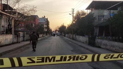 Polisten kaçan otomobilden yol kenarına el bombası atıldı
