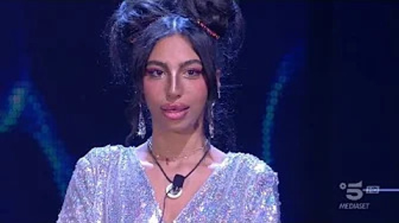 GF Vip, Lulù Selassiè perde le staffe con Katia Ricciarelli: "Hai detto cose razziste” Questa puntat