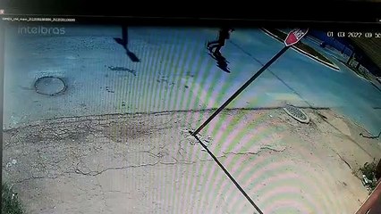Homofobia motivou assassinato de professor do DF - Vídeo mostra autor e vítima caminhando juntos na rua