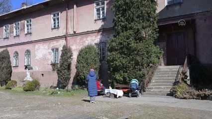 Rusya'nın Ukrayna'ya saldırılarından kaçarak Polonya'ya gelen siviller, manastıra sığındı