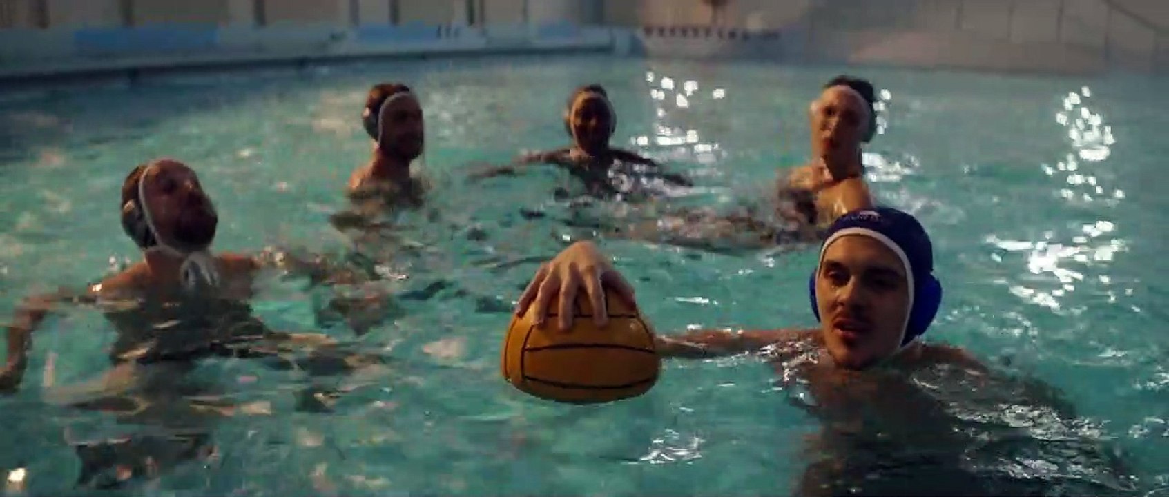 La Revanche des Crevettes Pailletées Film Extrait - Tir au but