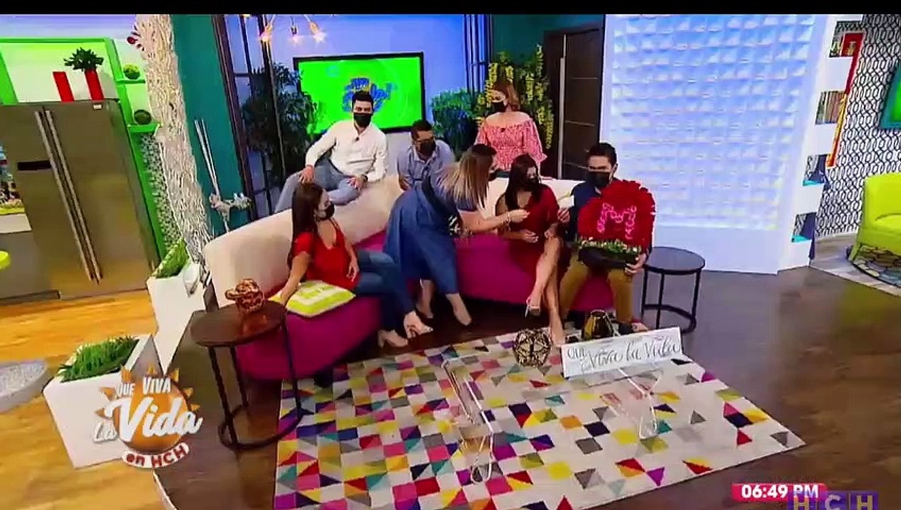 Enamorado Anónimo envía rosas a Milagro Flores...