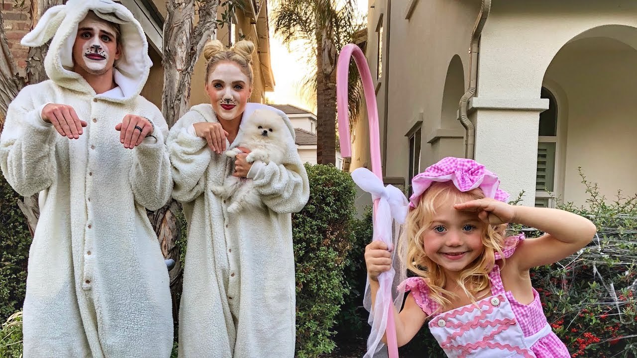 OUR FAMILY HALLOWEEN SPECIAL!!! TRICK OR TREATI...