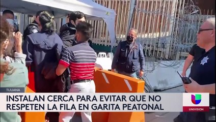 La misma gente se encargó de sacar a una persona que supuestamente se metió hasta al frente de la fila peatonal en la garita