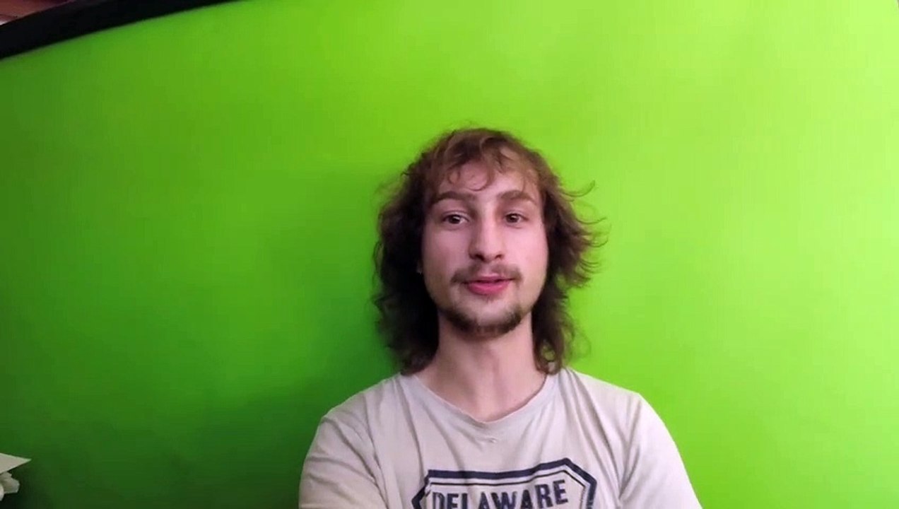 Je suis devant un écran vert tout vert