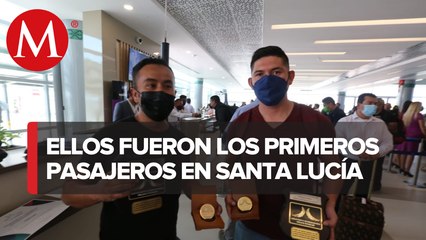 "No lo pensamos para comprar los boletos", dos pasajeros son los primeros del AIFA